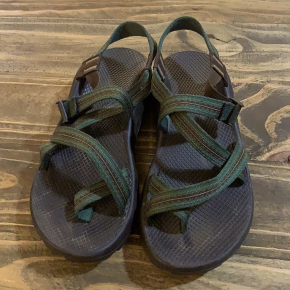 men's chaco flip flops size 10